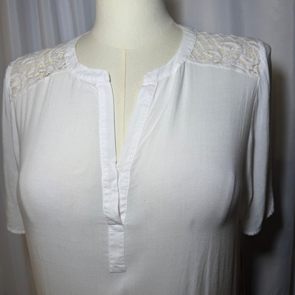 Chicos White Lace Trim Split Neck Tunic Top Women Size 1‎ - Picture 2 of 9
